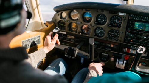 What Are The Steps You Need To Follow While Choosing A Good Flight School?