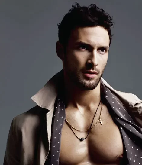 Noah Mills
